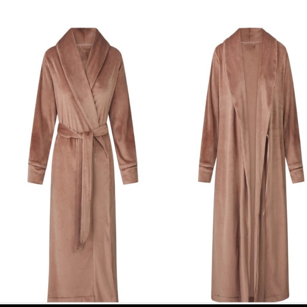 SKIMS Velour Long Cozy Robe - Small
